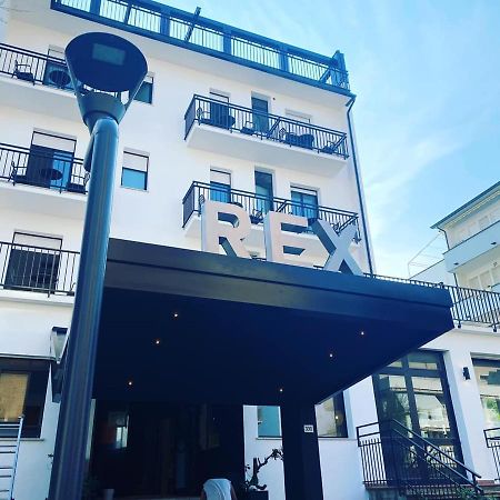 Hotel Rex Лидо ди Савио Екстериор снимка