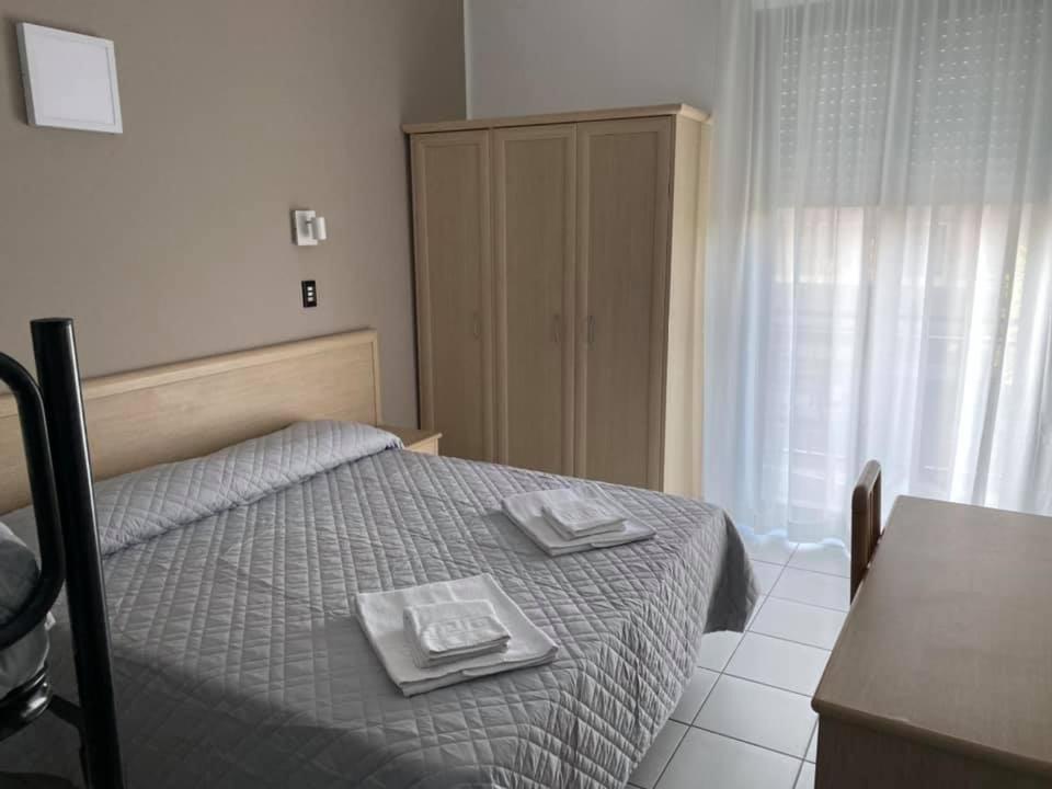 Hotel Rex Лидо ди Савио Екстериор снимка
