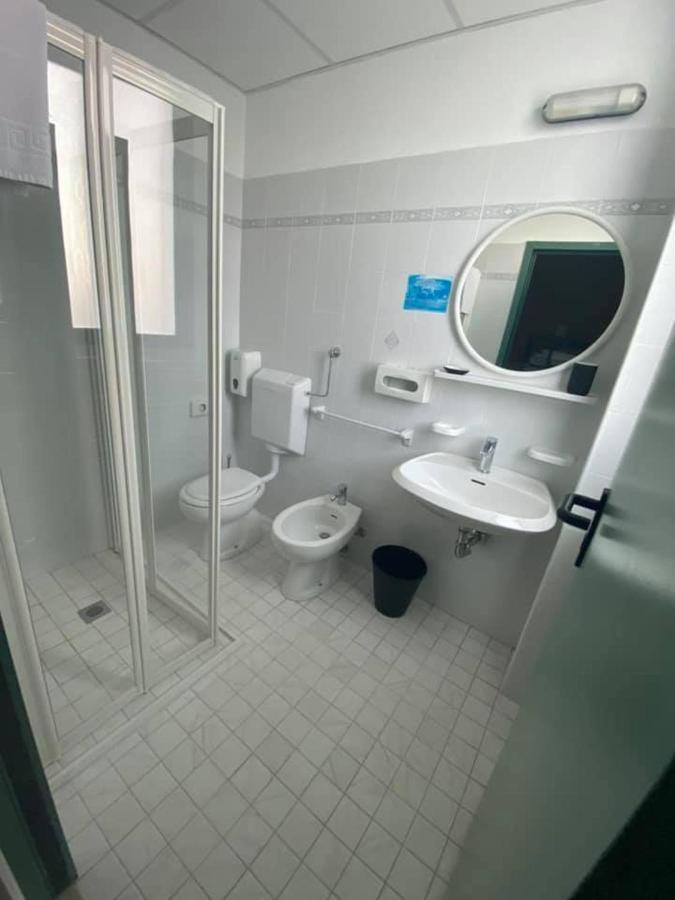 Hotel Rex Лидо ди Савио Екстериор снимка