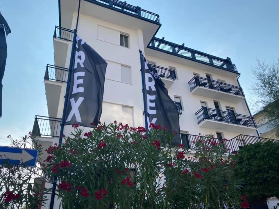 Hotel Rex Лидо ди Савио Екстериор снимка